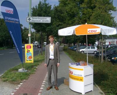 CDU Prsent an der Malteserstr. 144 vor Penny am 02.09.2011
