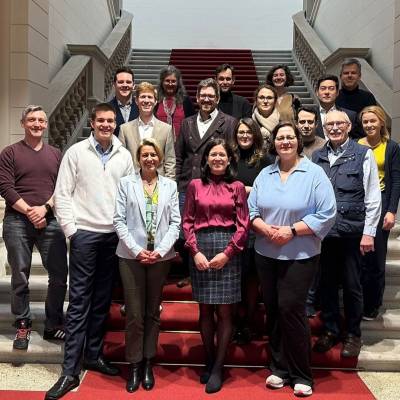 Ein Bild von der Arbeitsgruppe Bildung, Jugend und Familie fr die Koalitionsverhandlungen zwischen der CDU Berlin und der SPD Berlin. Nach neun Tagen in zwei Wochen kann der Textvorschlag der Dachgruppe nun bergeben werden. (26. Mrz)