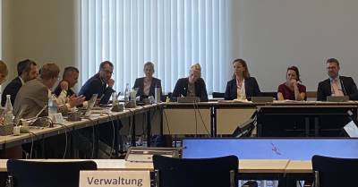 CDU- und SPD-Fraktionen veranstalten im Abgeordnetenhaus von Berlin eine Sitzung zum Thema 