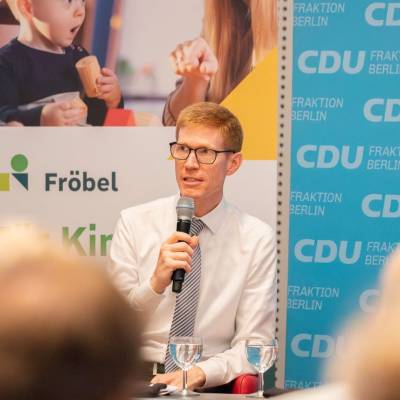 Kindergipfel von Frbel Deutschland und CDU Fraktion Berlin im Abgeordnetenhaus Berlin am 12. Juli 2024: Im Zentrum standen die Wnsche der Kinder aus den Kindergrten Kleiner Fratz GmbH (Spandau), Katholische Kindertagessttte Maria Frieden (Mariendorf), Ina Kindergarten Neue Steinmetzstrae (Schneberg), Froebel Deutschland Kindergarten Frbelspatzen (Friedrichshain) und Froebel Deutschland Kindergarten Freudenberg (Friedrichshain). Ich bedanke mich bei allen Kindern dafr, dass sie heute mit uns von CDU Berlin ihre Wnsche besprochen haben!