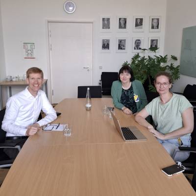 Am 25. Juli 2024 fand ein Austausch mit der Geschftsfhrerin Claudia Geisler und der Vorstndin Jeanett Tschiersky des Deutscher Kitaverband in den Rumlichkeiten der CDU-Fraktion Berlin im Abgeordnetenhaus statt. Dabei wurden viele aktuelle Themen besprochen, wie die Zukunft der Sprach-Kindergrten, die geplante nderung der Systematik der Zuschlagstatbestnde und das geplante Kitachancenjahr. Danke fr das Gesprch ? der Gedankenaustausch mit den Verbnden und Trgern ist uerst wertvoll!
