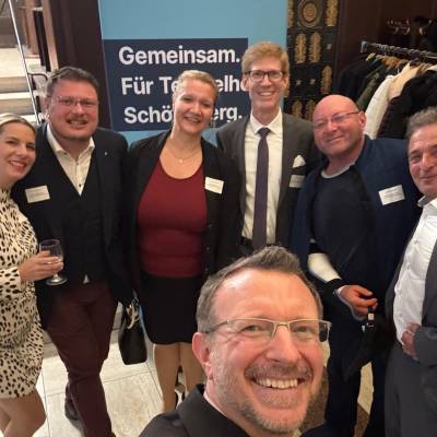 Am 10. Oktober herrschte gute Stimmung beim Jahresempfang der CDU-Fraktion Tempelhof-Sch�neberg. Besonders beeindruckend war die Rede unseres Regierenden B�rgermeisters Kai Wegner. Herzlichen Dank f�r die Einladung und die Gelegenheit zum Austausch!
